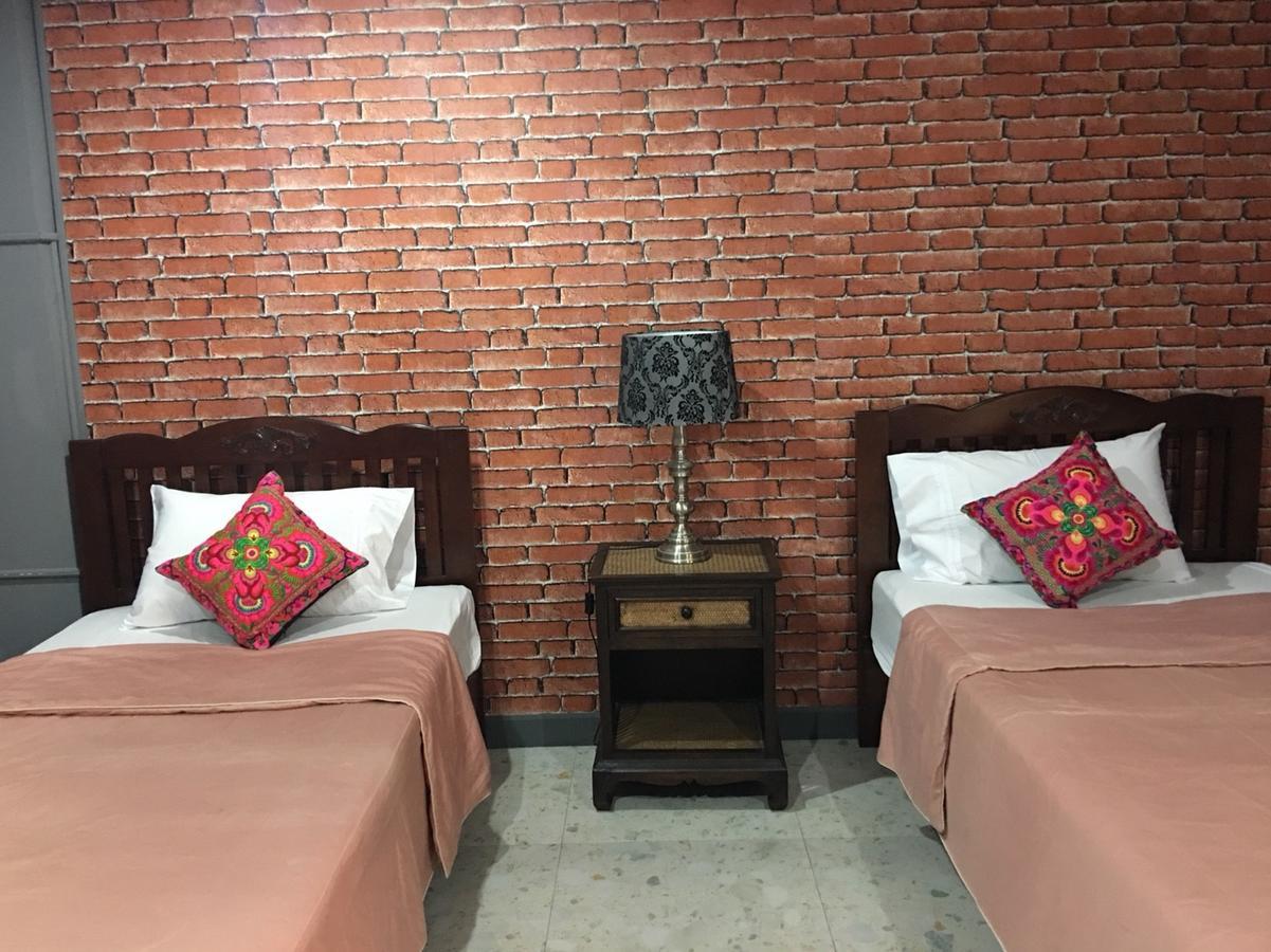 Baanlansa Bed&Bar Hotell Chiang Mai Eksteriør bilde